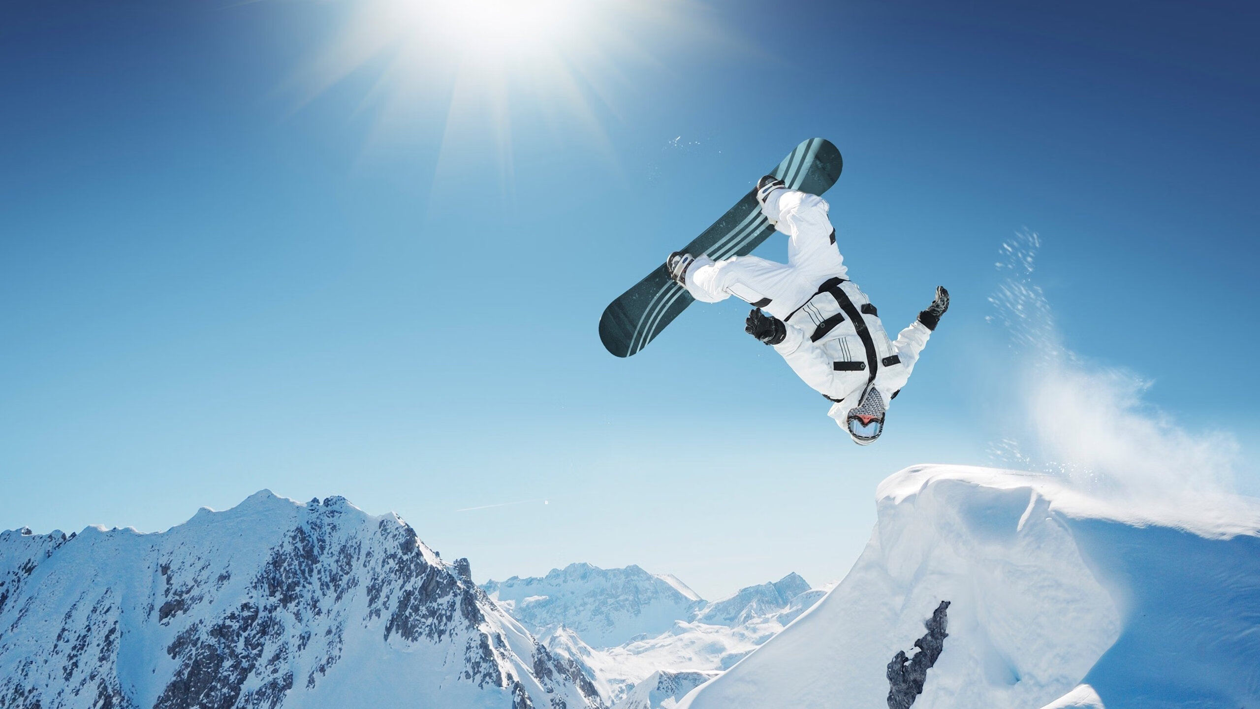 “水上救生：三叉湖游泳馆上演生命与速度的较量”